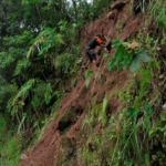 Bukit Longsor, Akses Tawangmangu-Matesih Lumpuh
