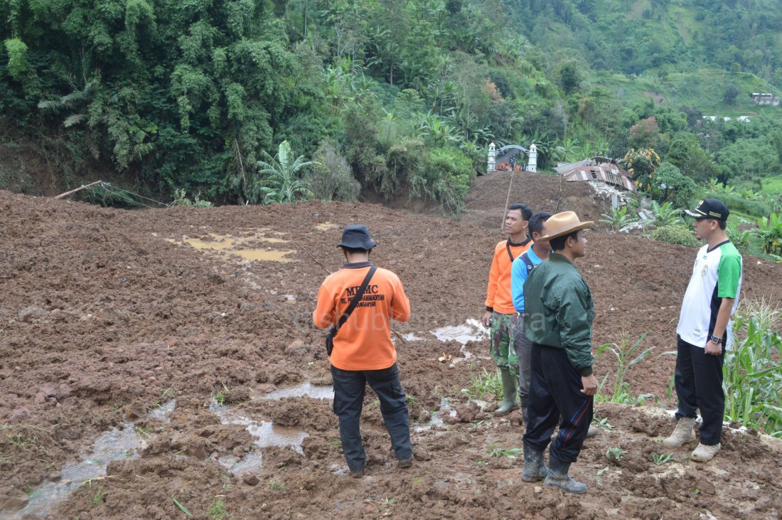 Bukit Tasin Kembali Longsor