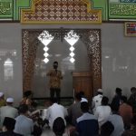Sholat Dhuhur Berjamaah, Bupati Motivasi Santri Yang Ikuti Program 1 Desa 1 Hafiz Quran