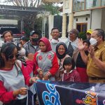 Mau Piknik Ke Jogja, Warga Poncot ‘Nggruduk’ Rumah Dinas Wakil Bupati