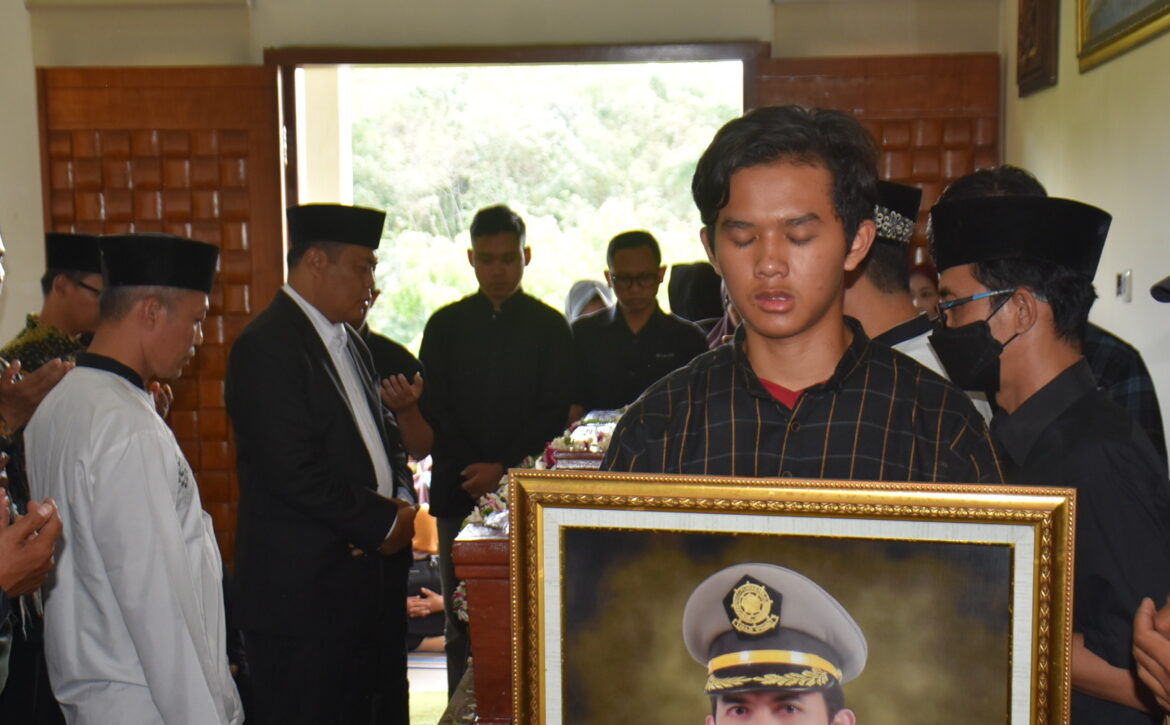 EC09AC08-5182-4548-AA78-501408083AA8